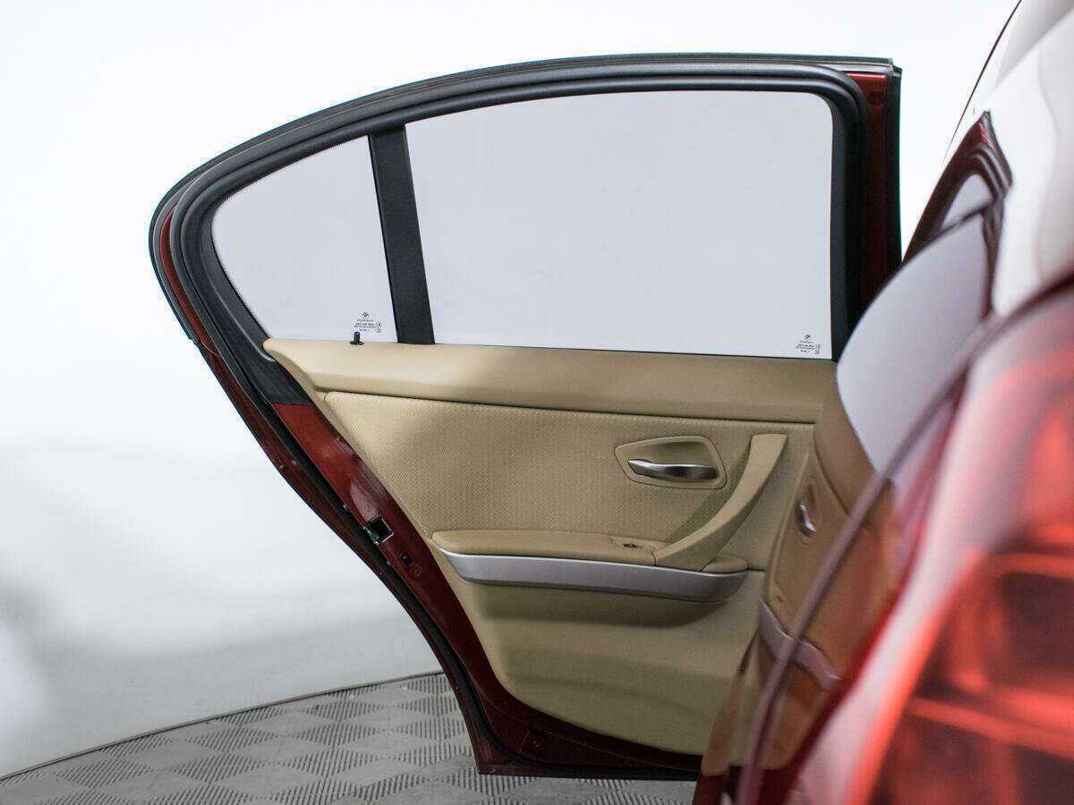 BMW 3 серии с пробегом — 2011 год. Фото: #14