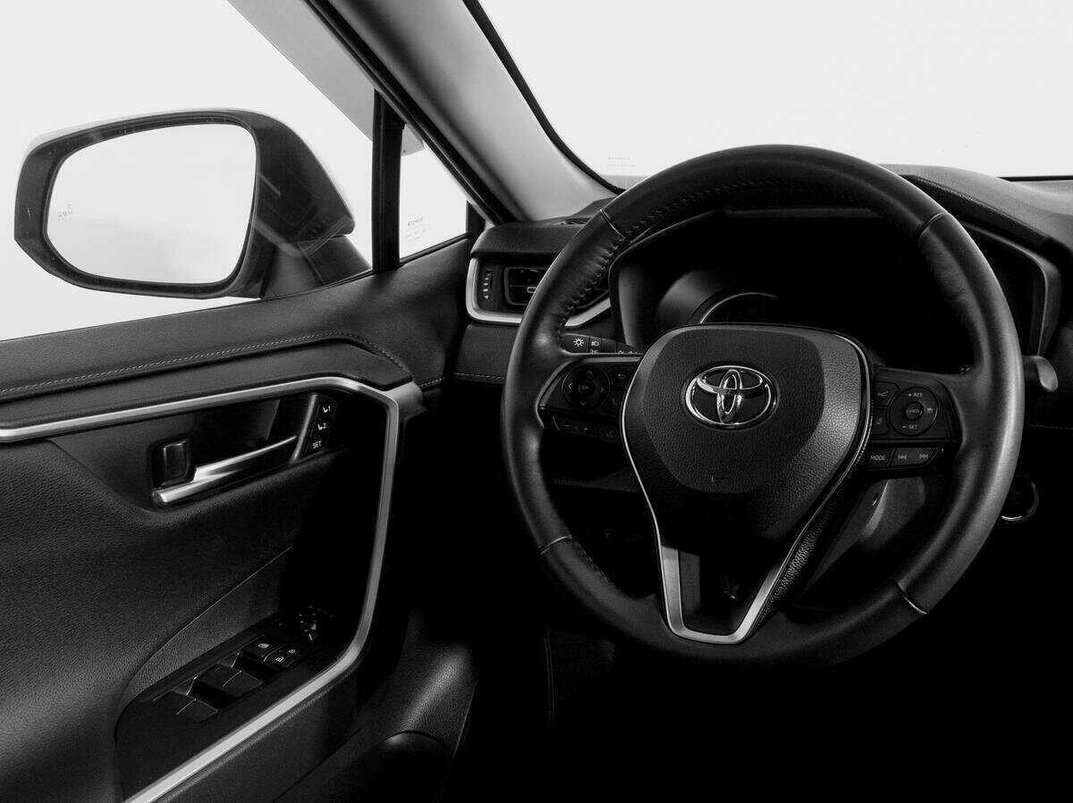 Toyota RAV4 с пробегом — 2021 год. Фото: #14