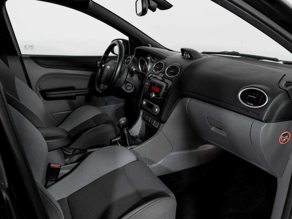 Ford Focus ST с пробегом — 2008 год. Фото: #8