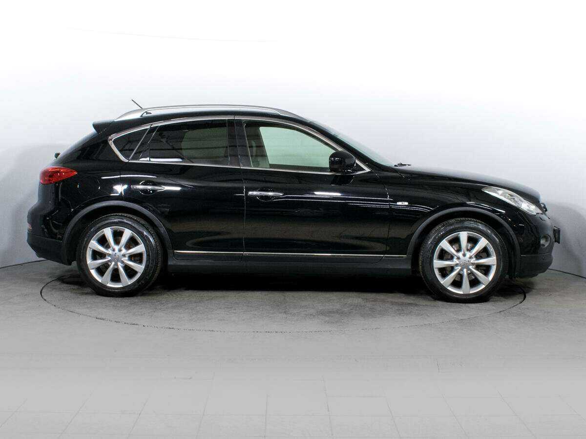 Infiniti EX с пробегом — 2011 год. Фото: #2