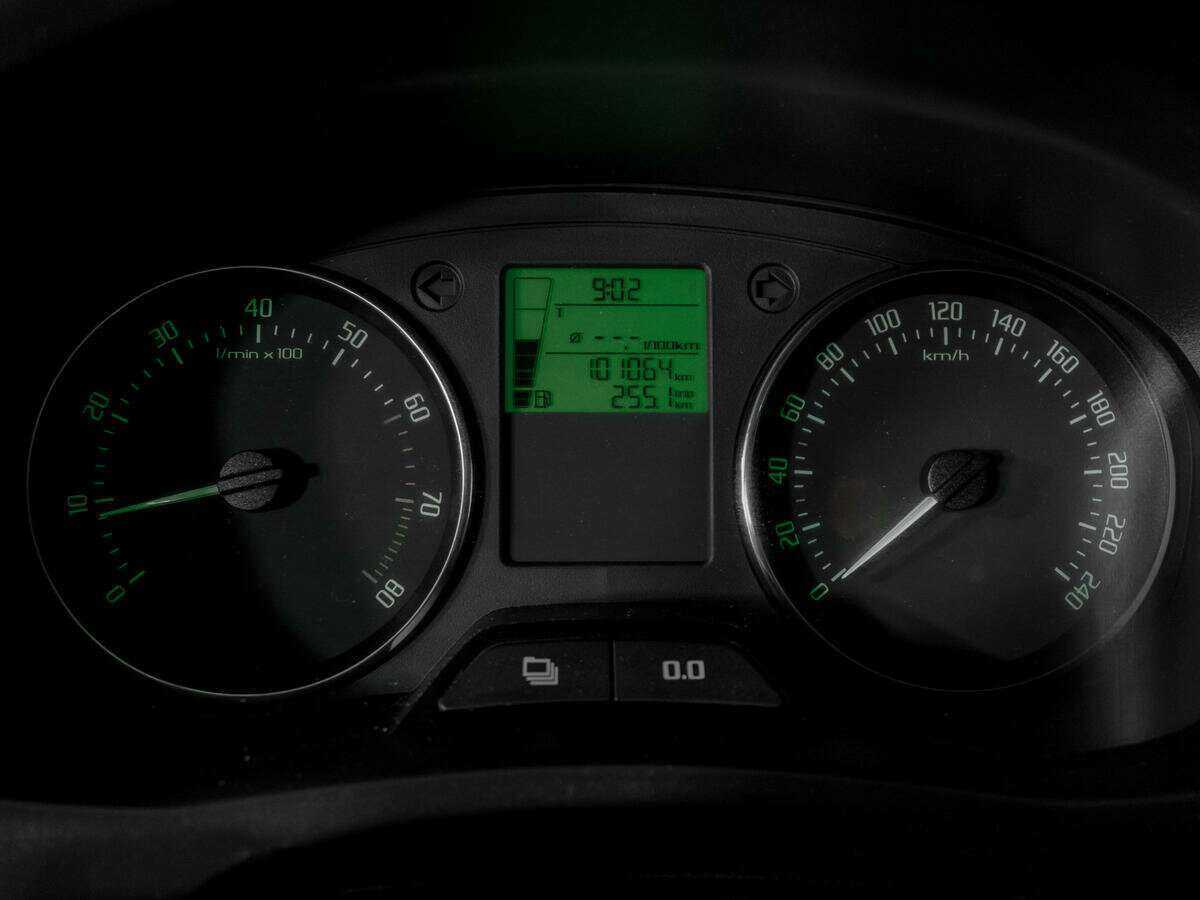 Skoda Roomster с пробегом — 2012 год. Фото: #10