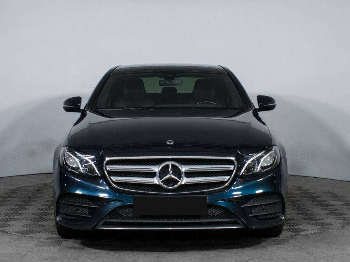 Mercedes-Benz E-Класс с пробегом — 2018 год. Фото: #1