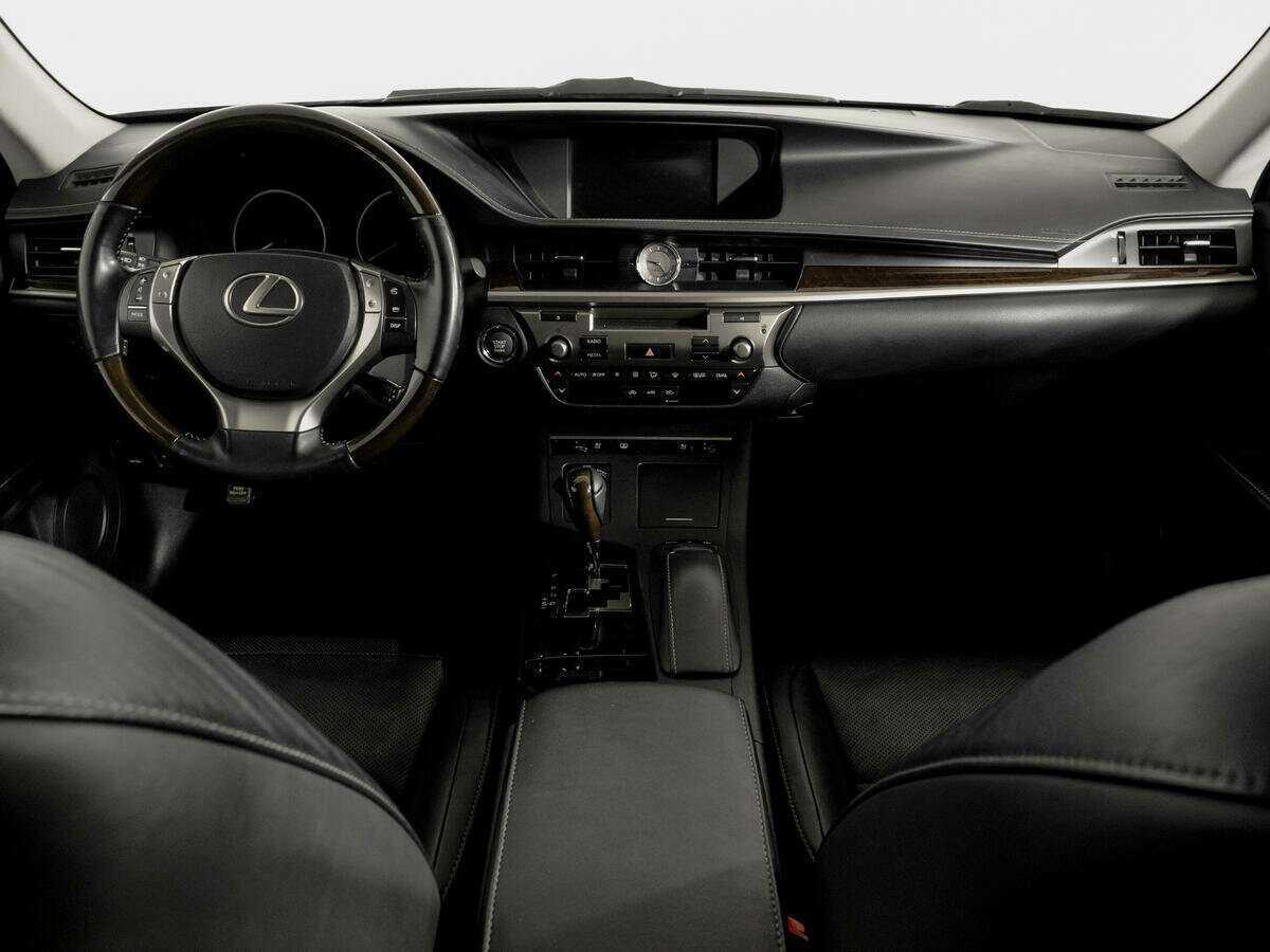 Lexus ES с пробегом — 2013 год. Фото: #11