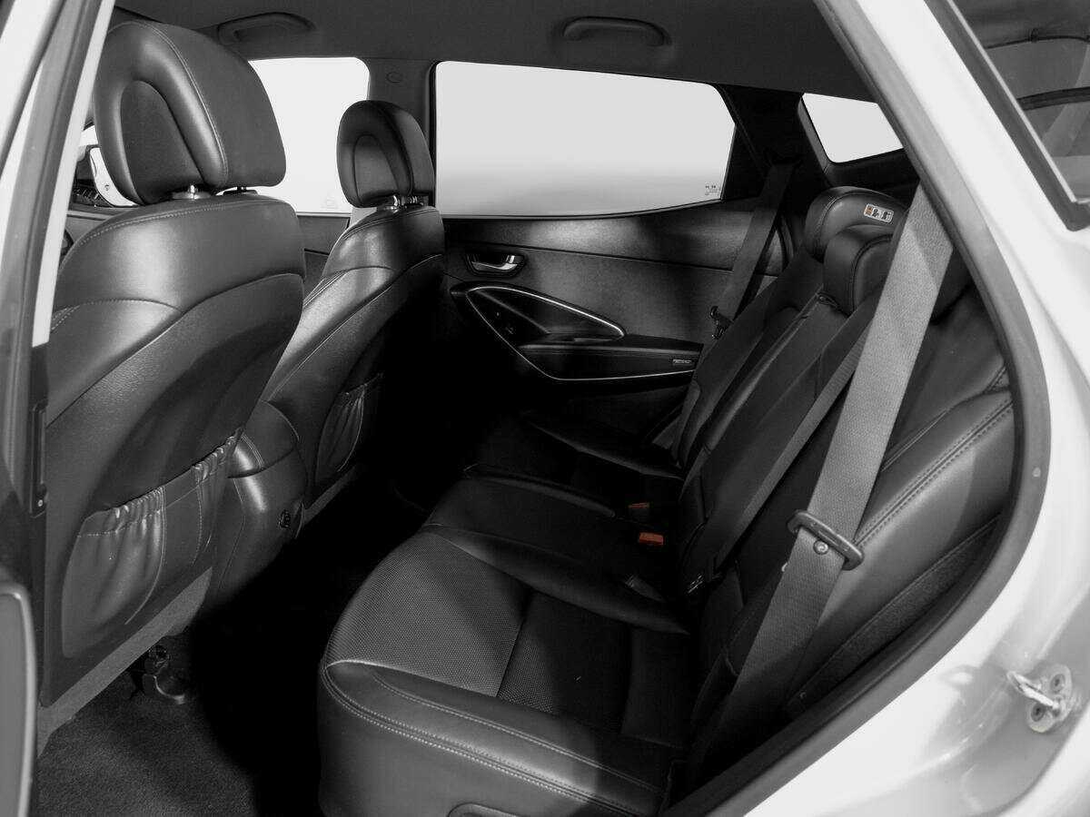 Hyundai Santa Fe с пробегом — 2016 год. Фото: #9