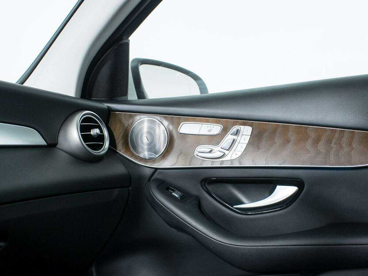 Mercedes-Benz GLC Coupe с пробегом — 2017 год. Фото: #12