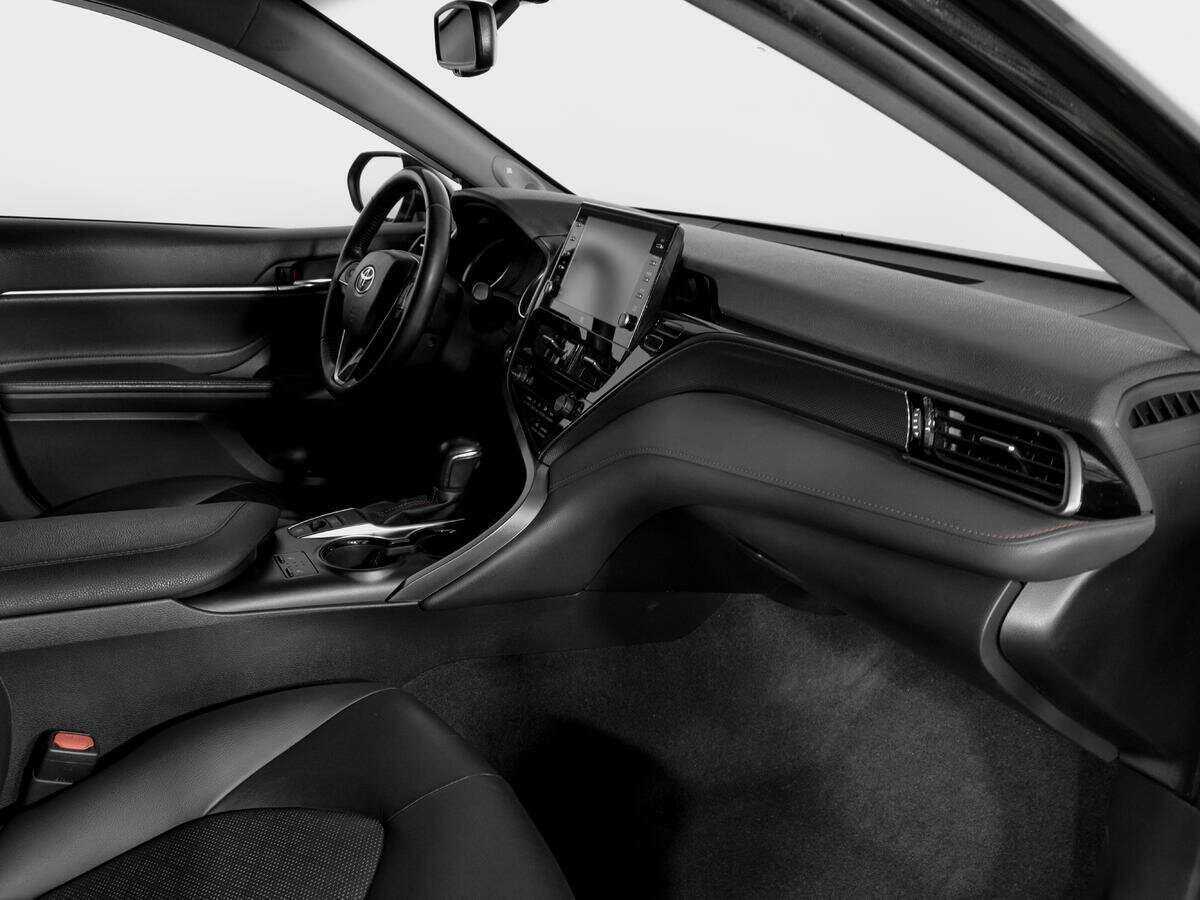 Toyota Camry с пробегом — 2022 год. Фото: #8
