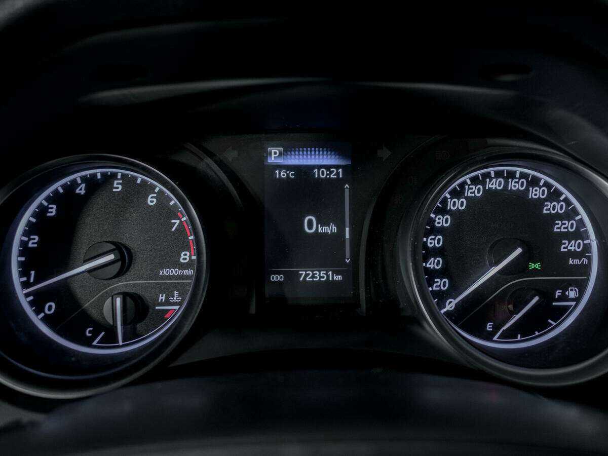 Toyota Camry с пробегом — 2022 год. Фото: #10