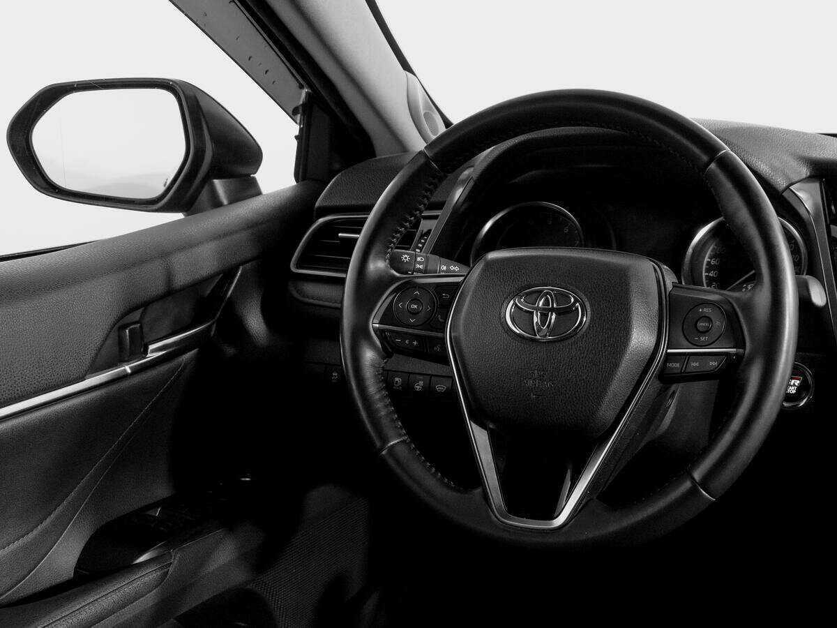 Toyota Camry с пробегом — 2022 год. Фото: #13