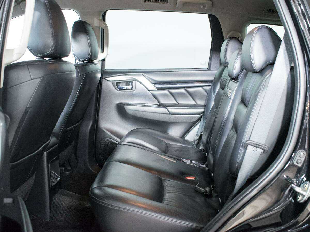 Mitsubishi Pajero Sport с пробегом — 2019 год. Фото: #9