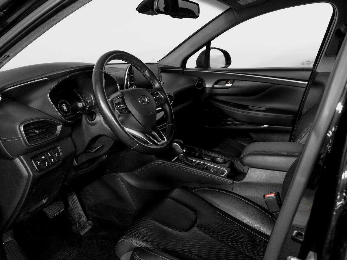 Hyundai Santa Fe с пробегом — 2019 год. Фото: #13