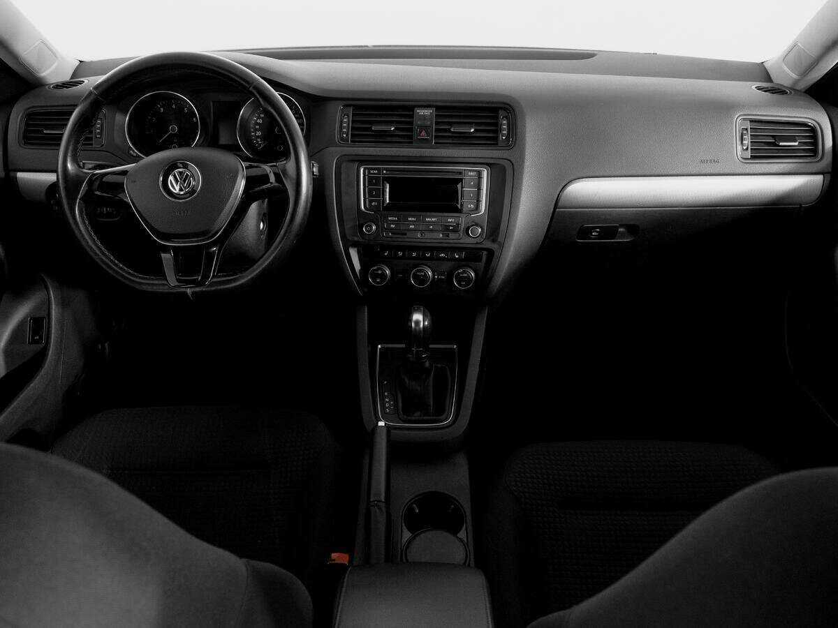Volkswagen Jetta с пробегом — 2016 год. Фото: #11