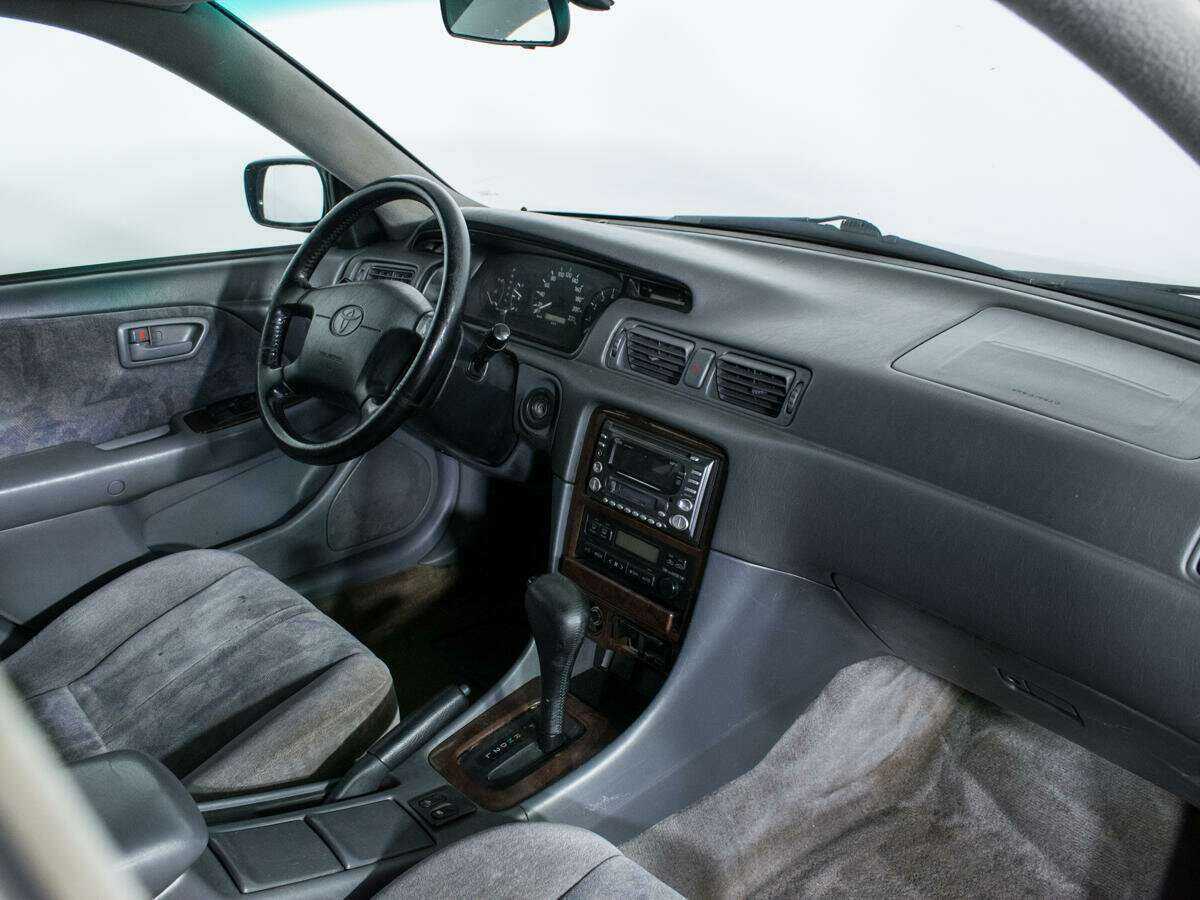 Toyota Camry с пробегом — 1998 год. Фото: #6