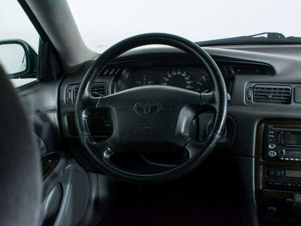 Toyota Camry с пробегом — 1998 год. Фото: #11