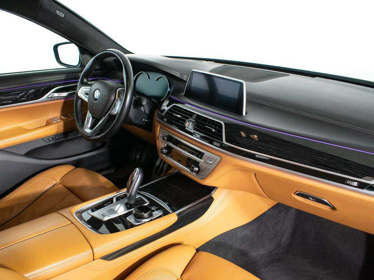 BMW 7 серии с пробегом — 2018 год. Фото: #8