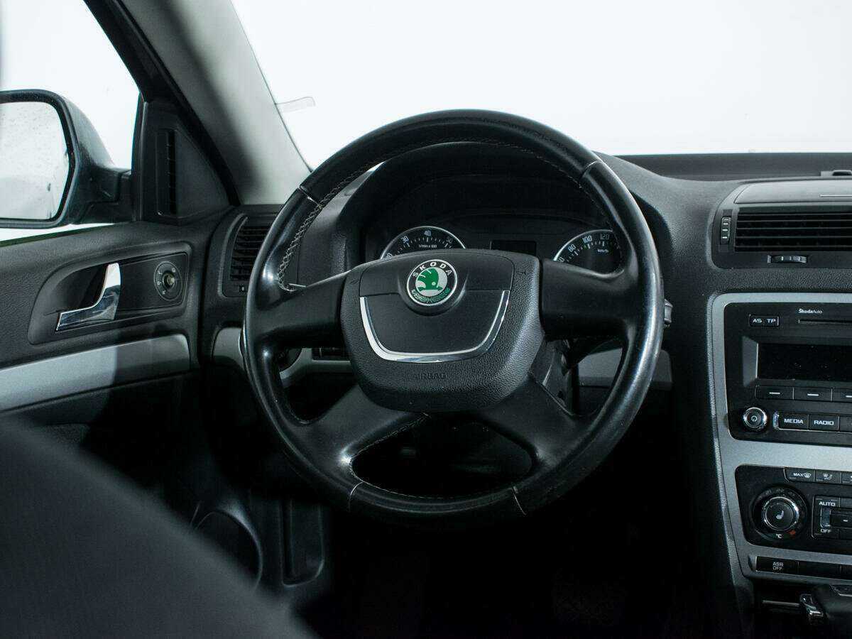 Skoda Octavia с пробегом — 2011 год. Фото: #13