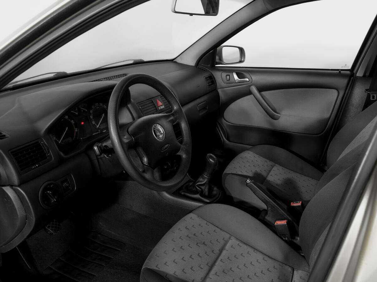 Skoda Octavia с пробегом — 2006 год. Фото: #13