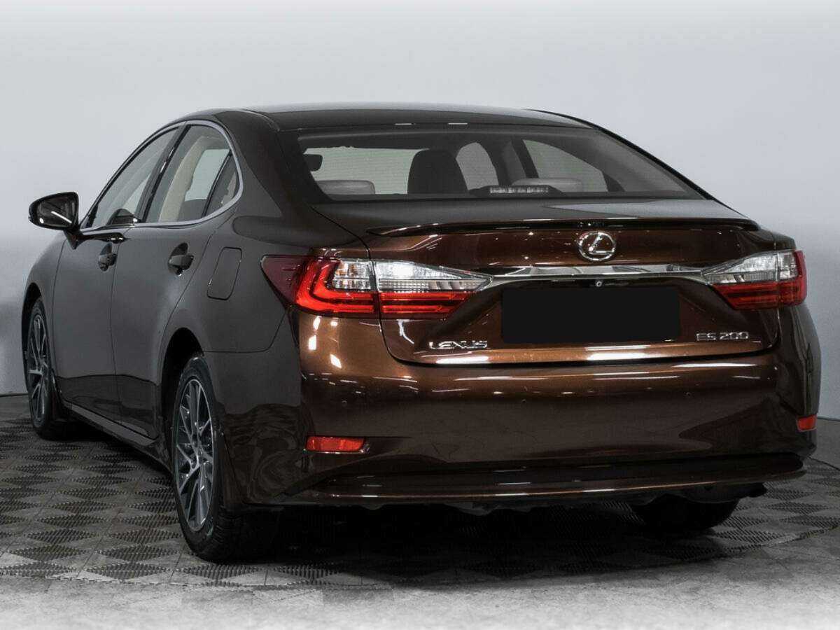 Lexus ES с пробегом — 2015 год. Фото: #6