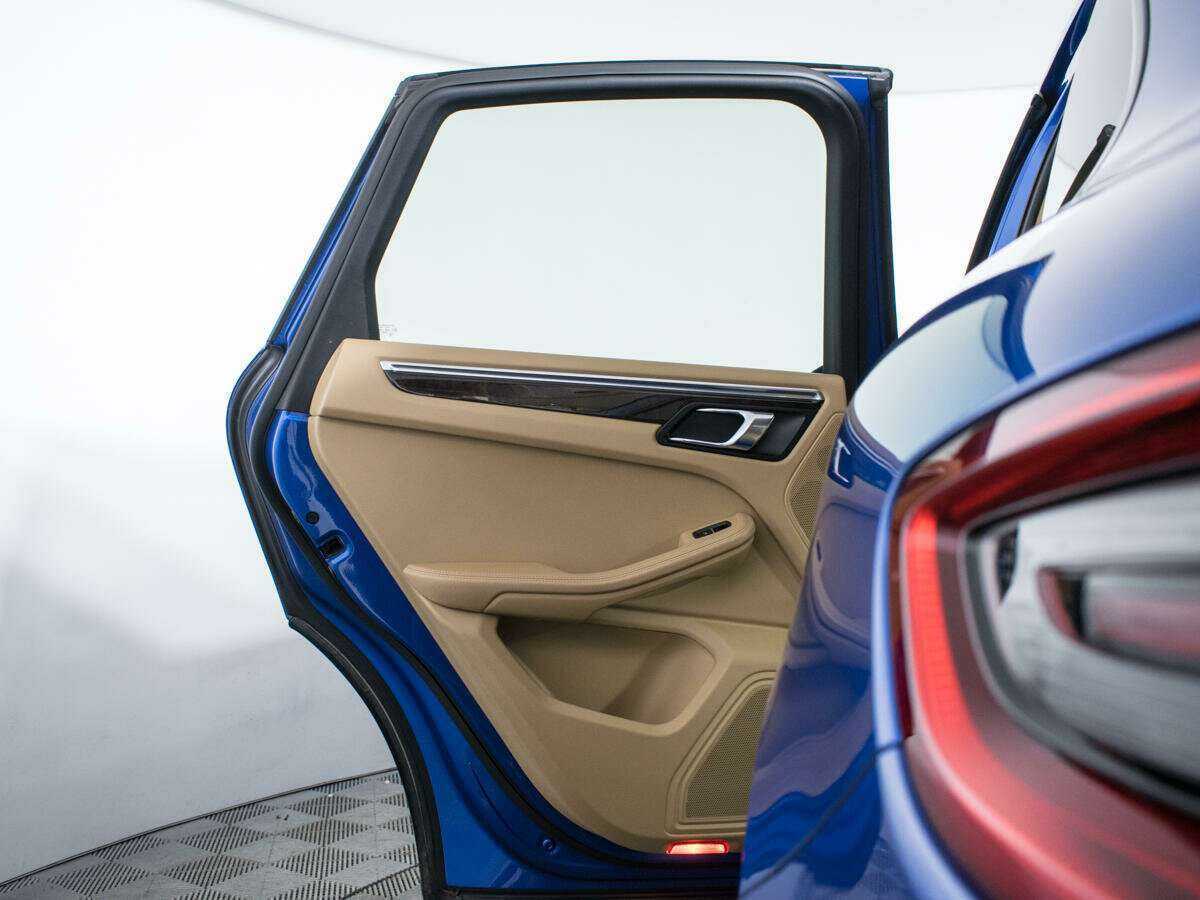 Porsche Macan с пробегом — 2015 год. Фото: #14