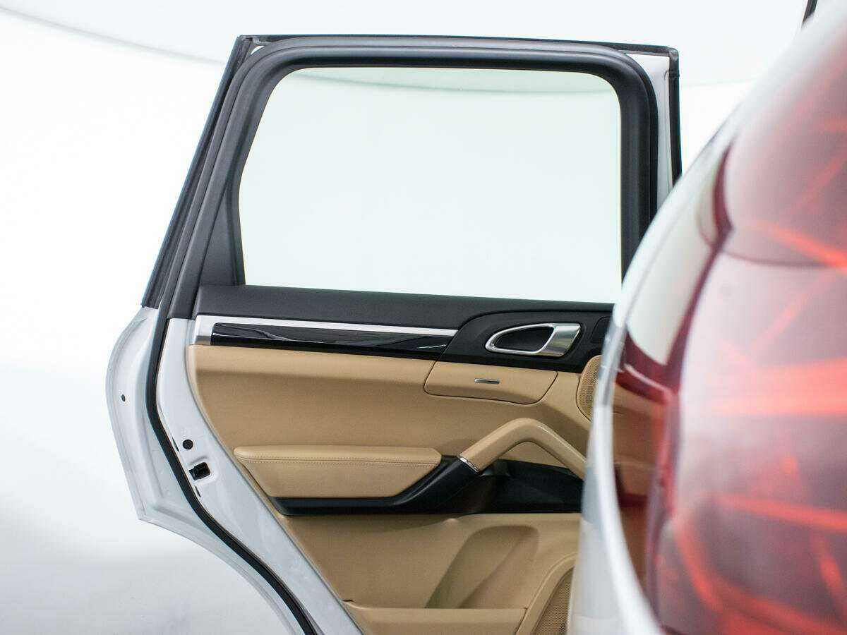 Porsche Cayenne с пробегом — 2014 год. Фото: #19
