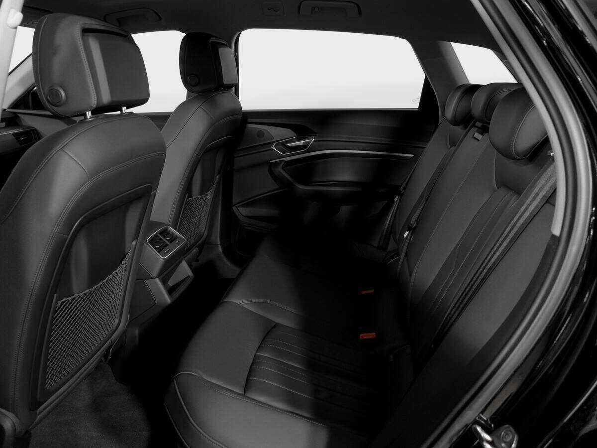 Audi e-tron с пробегом — 2020 год. Фото: #9