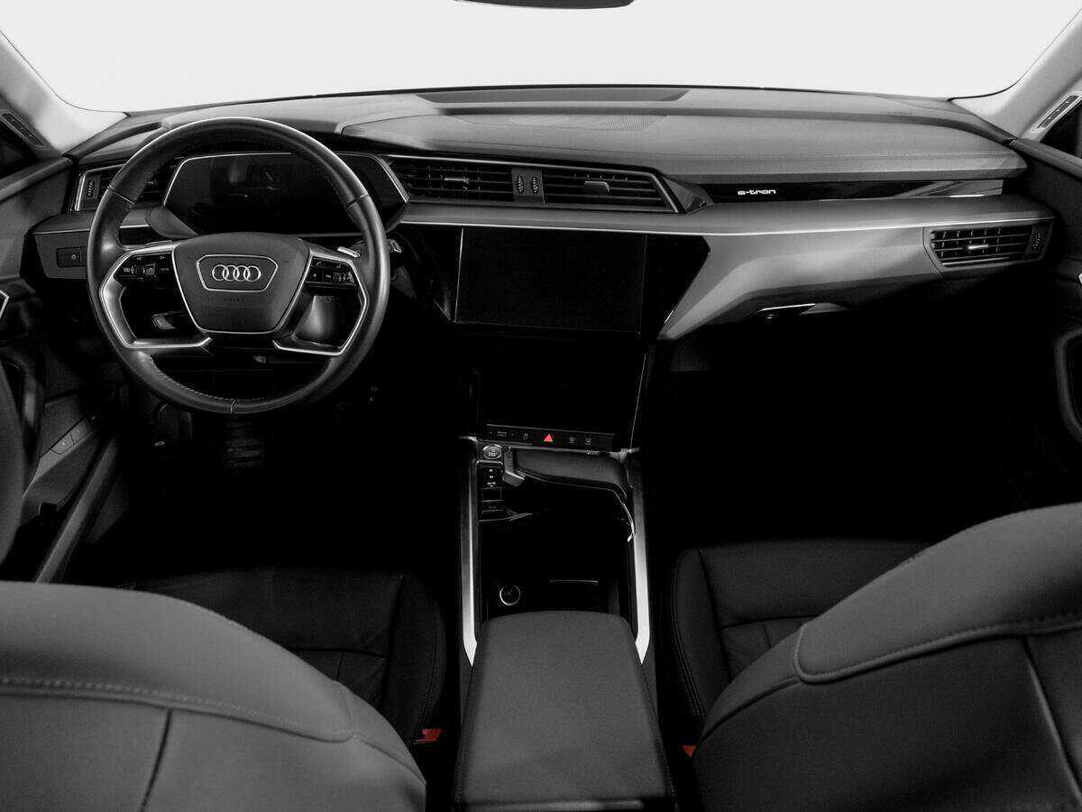 Audi e-tron с пробегом — 2020 год. Фото: #11
