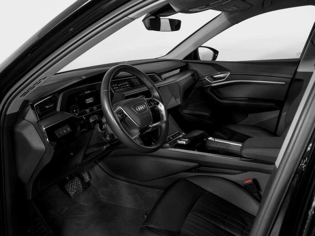 Audi e-tron с пробегом — 2020 год. Фото: #15