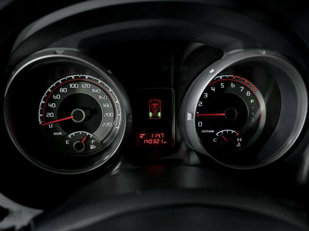 Mitsubishi Pajero с пробегом — 2011 год. Фото: #10