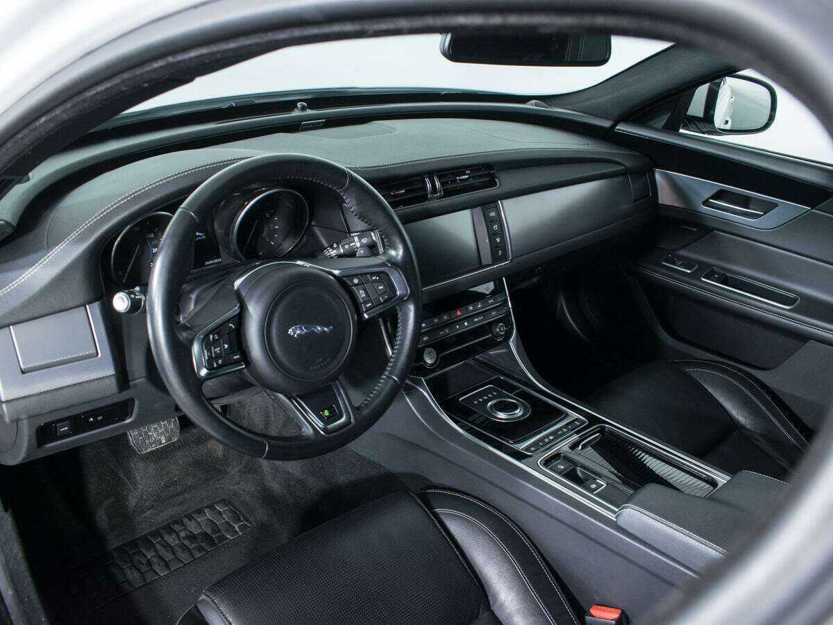 Jaguar XF с пробегом — 2016 год. Фото: #12