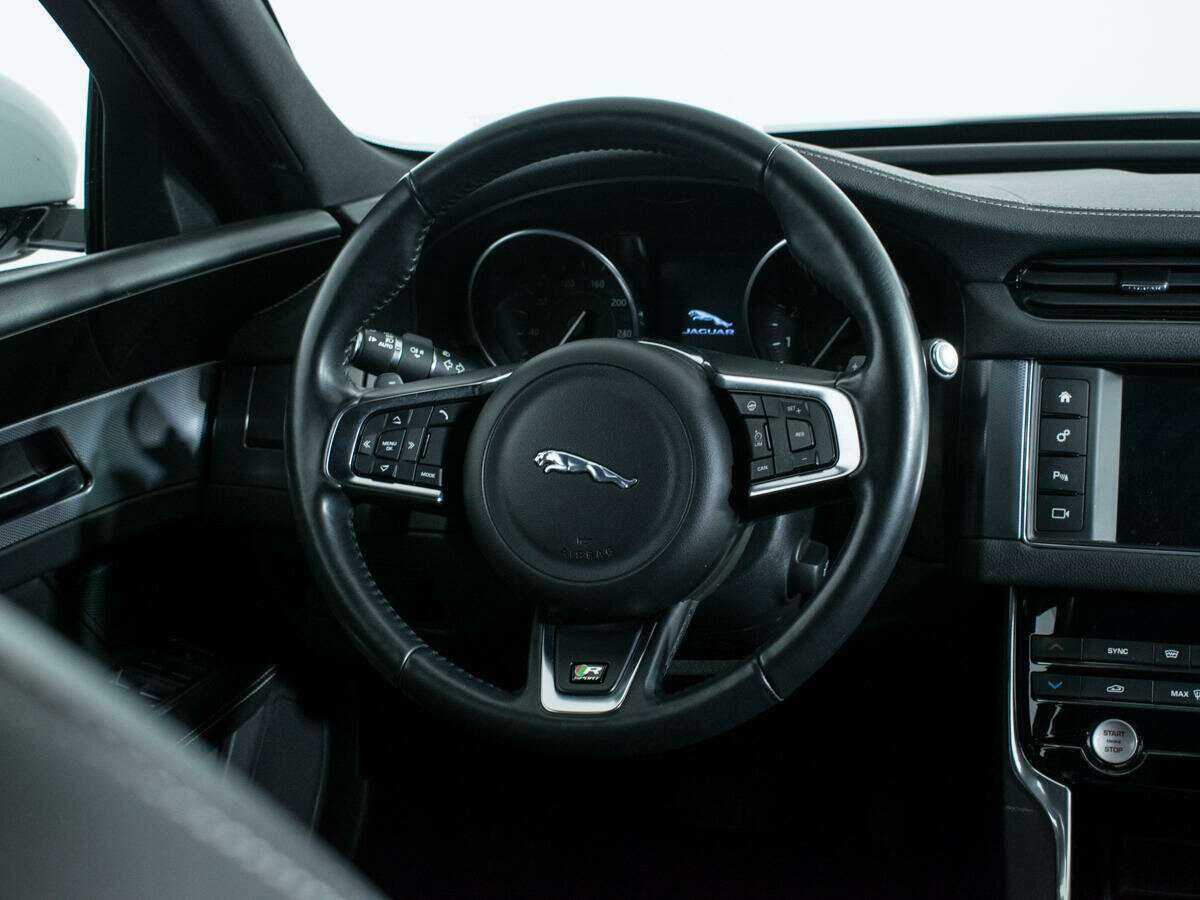 Jaguar XF с пробегом — 2016 год. Фото: #13