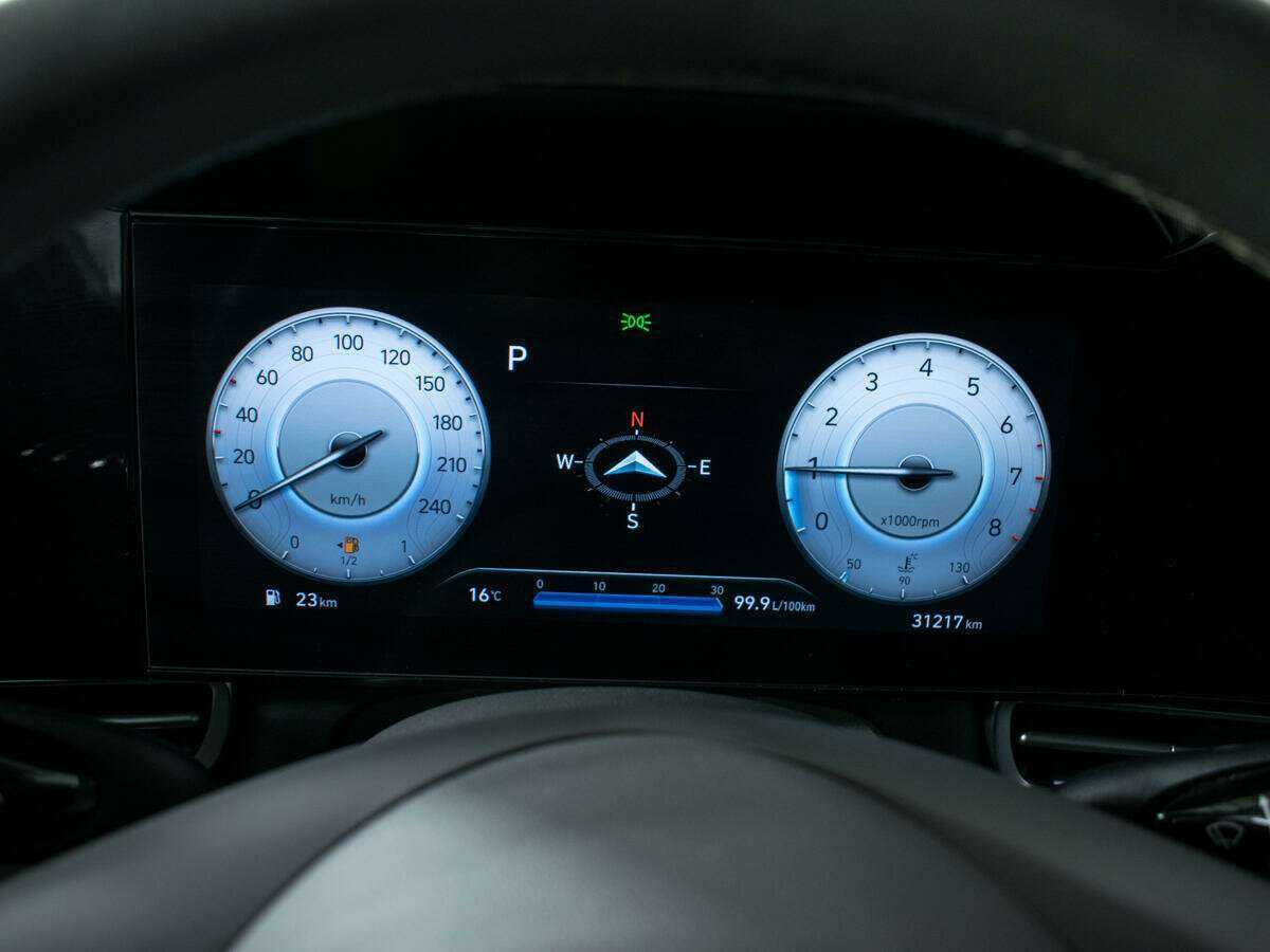 Hyundai Elantra с пробегом — 2021 год. Фото: #10