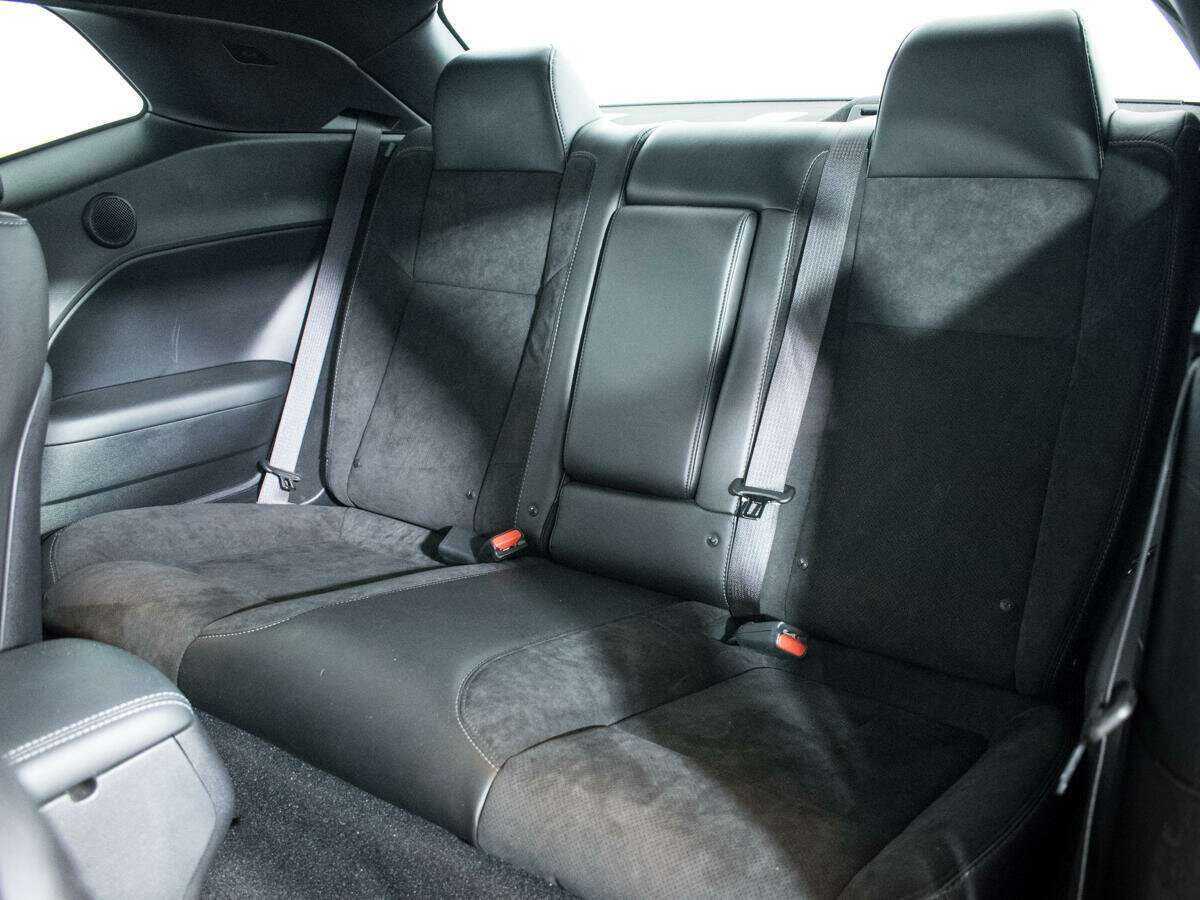 Dodge Challenger с пробегом — 2022 год. Фото: #9