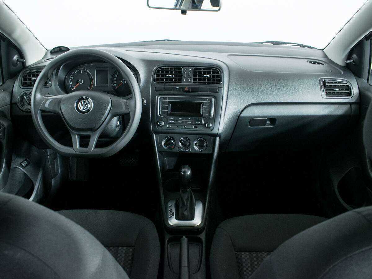 Volkswagen Polo с пробегом — 2019 год. Фото: #11