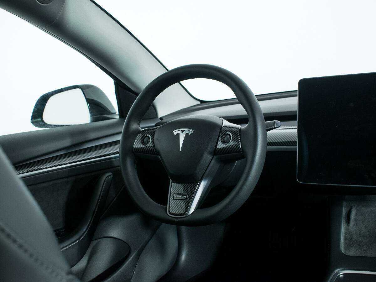 Tesla Model 3 с пробегом — 2021 год. Фото: #13