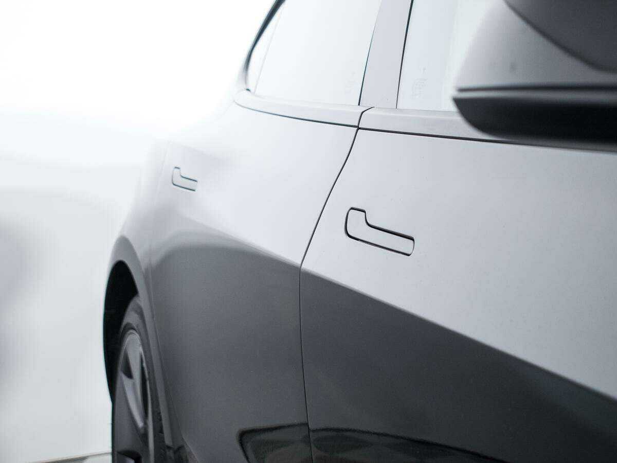 Tesla Model 3 с пробегом — 2021 год. Фото: #16