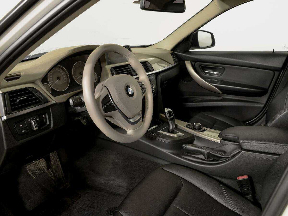 BMW 3 серии с пробегом — 2011 год. Фото: #15