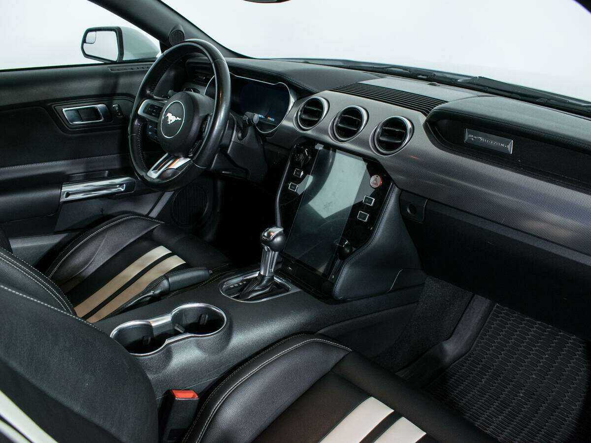 Ford Mustang с пробегом — 2019 год. Фото: #8