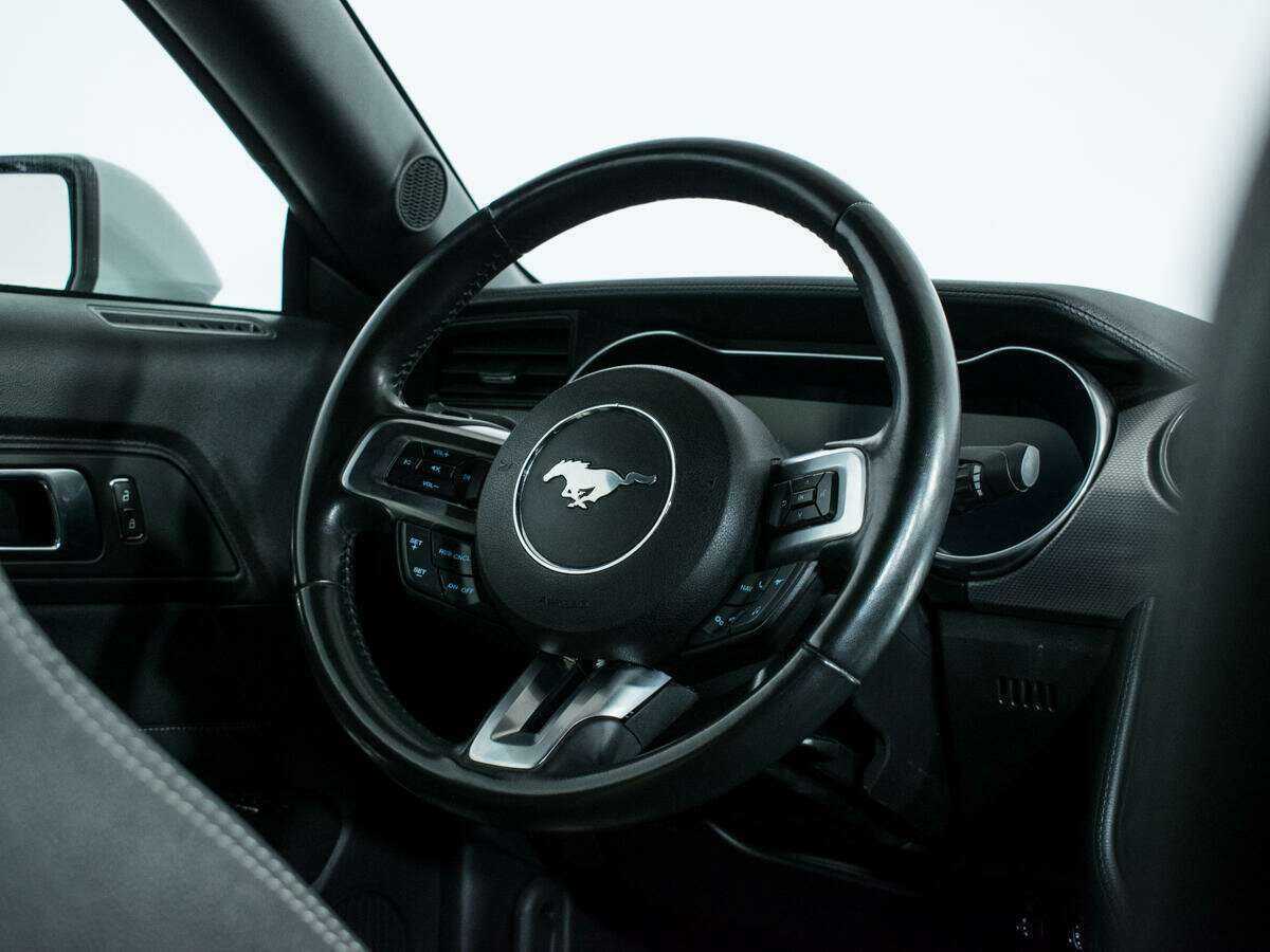 Ford Mustang с пробегом — 2019 год. Фото: #13