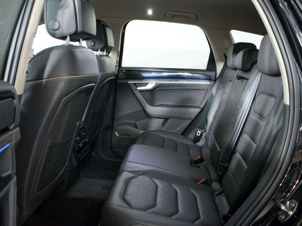 Volkswagen Touareg с пробегом — 2020 год. Фото: #9