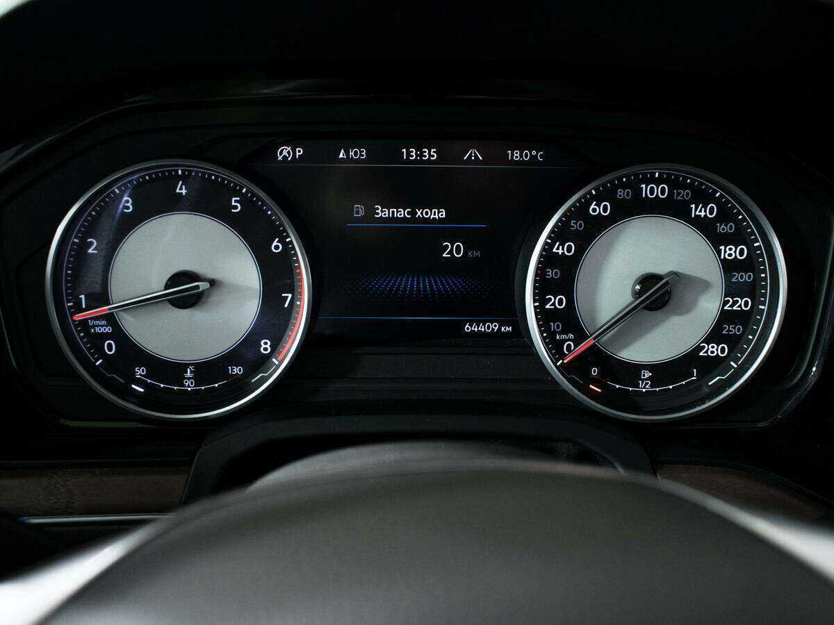 Volkswagen Touareg с пробегом — 2020 год. Фото: #10