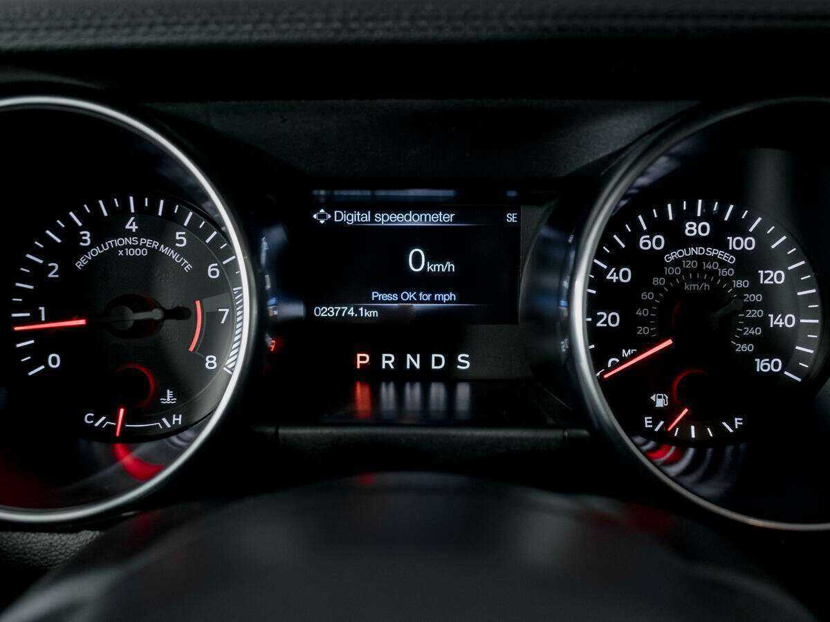 Ford Mustang с пробегом — 2022 год. Фото: #10