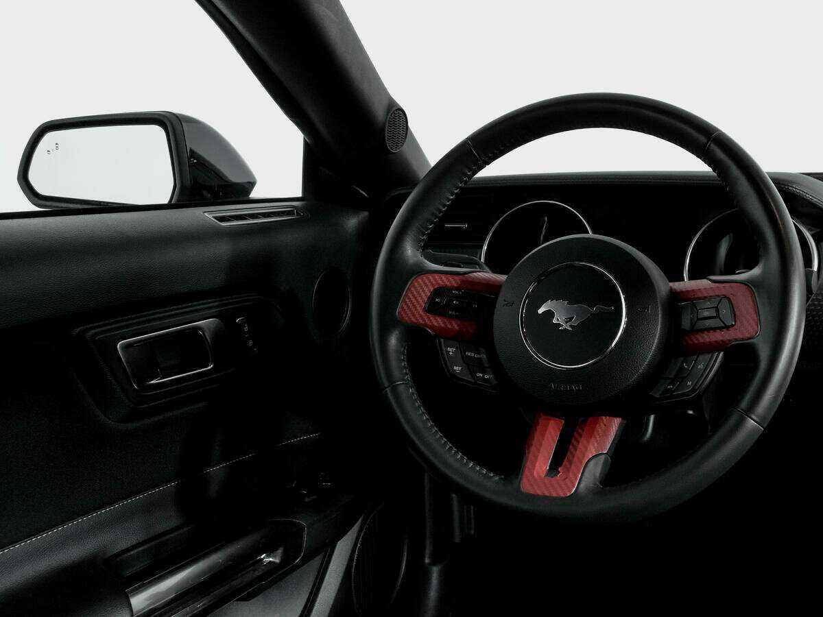 Ford Mustang с пробегом — 2022 год. Фото: #13