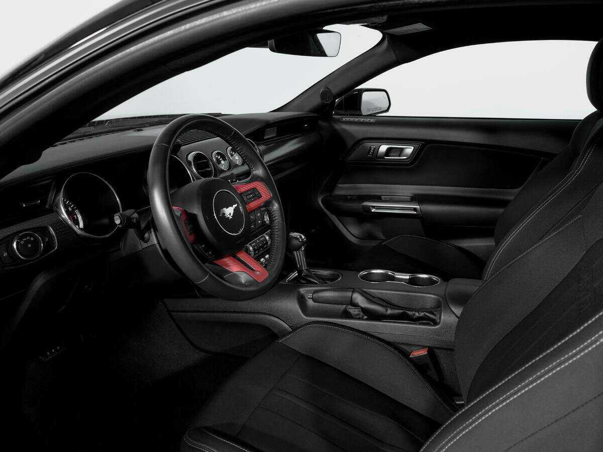 Ford Mustang с пробегом — 2022 год. Фото: #14