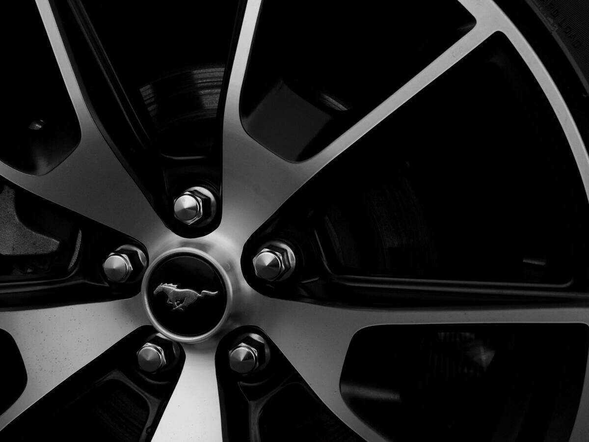 Ford Mustang с пробегом — 2022 год. Фото: #17