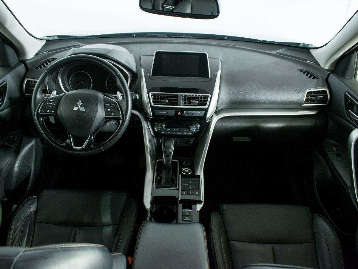 Mitsubishi Eclipse Cross с пробегом — 2018 год. Фото: #11