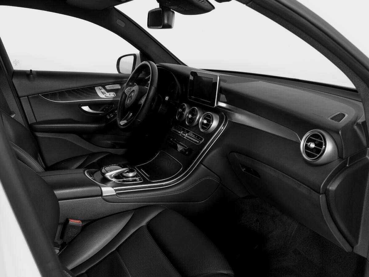 Mercedes-Benz GLC Coupe с пробегом — 2018 год. Фото: #8