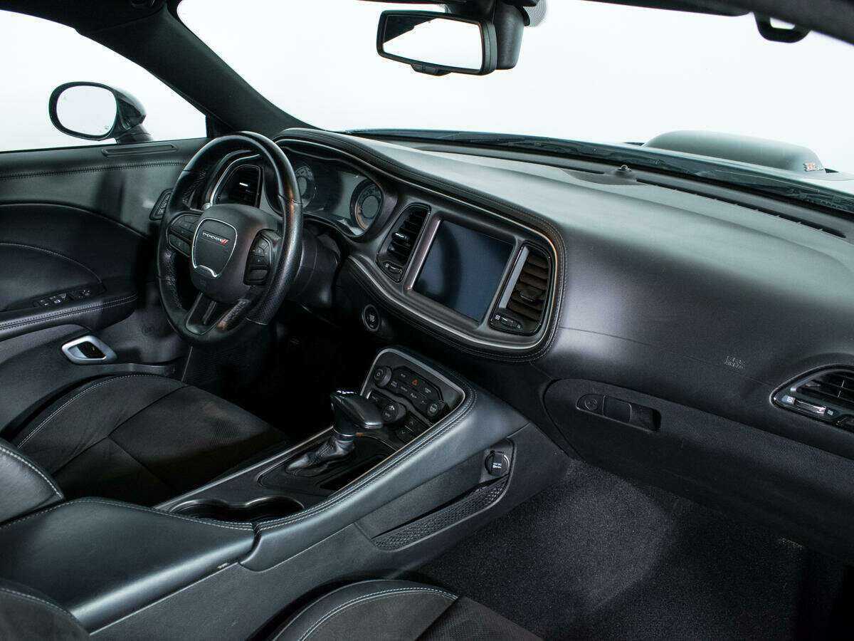 Dodge Challenger с пробегом — 2021 год. Фото: #8