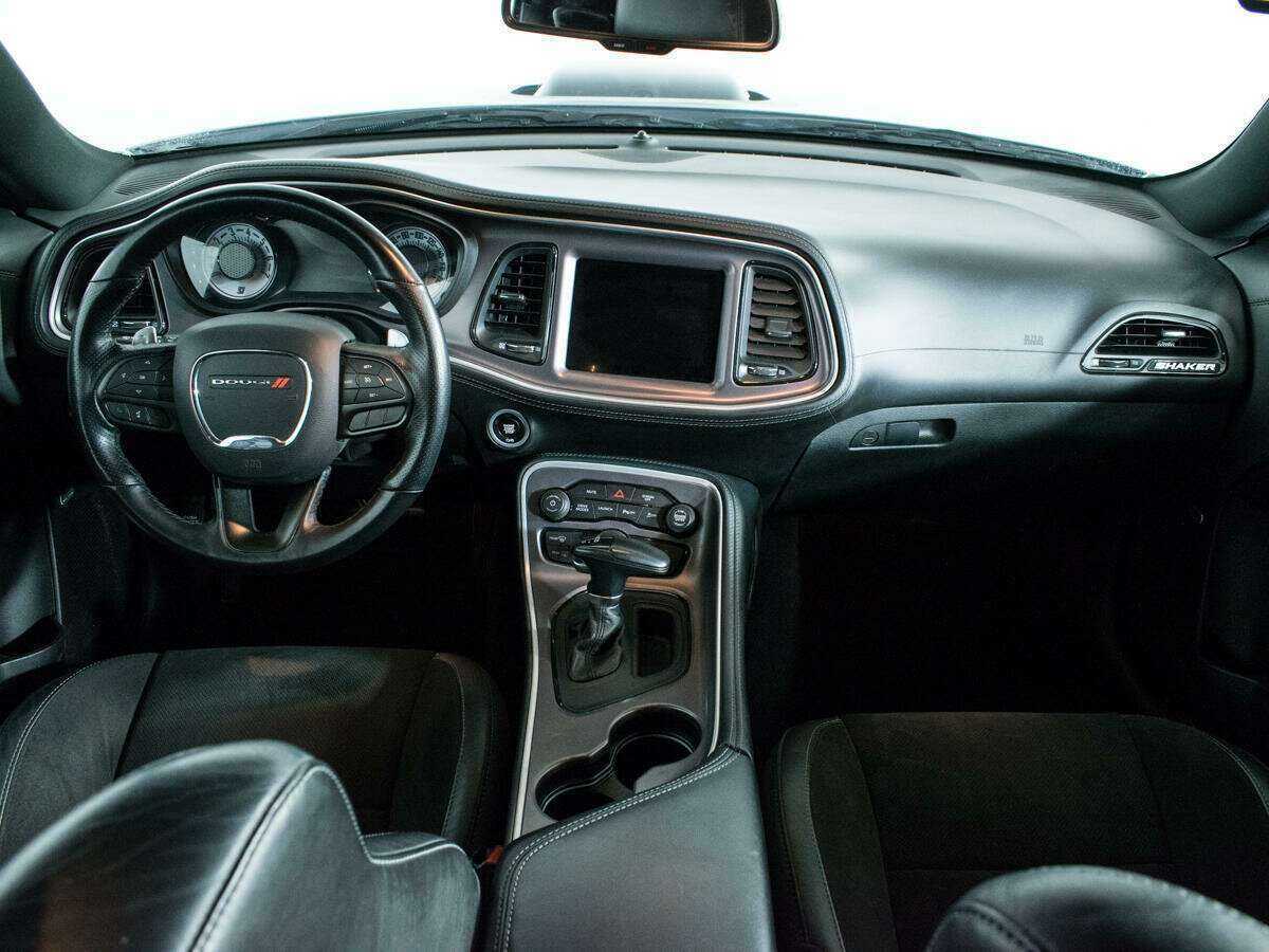Dodge Challenger с пробегом — 2021 год. Фото: #11
