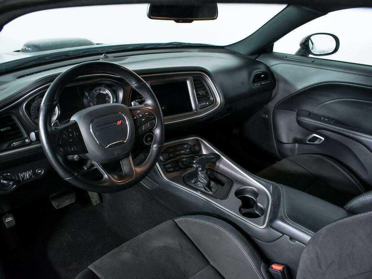Dodge Challenger с пробегом — 2021 год. Фото: #12