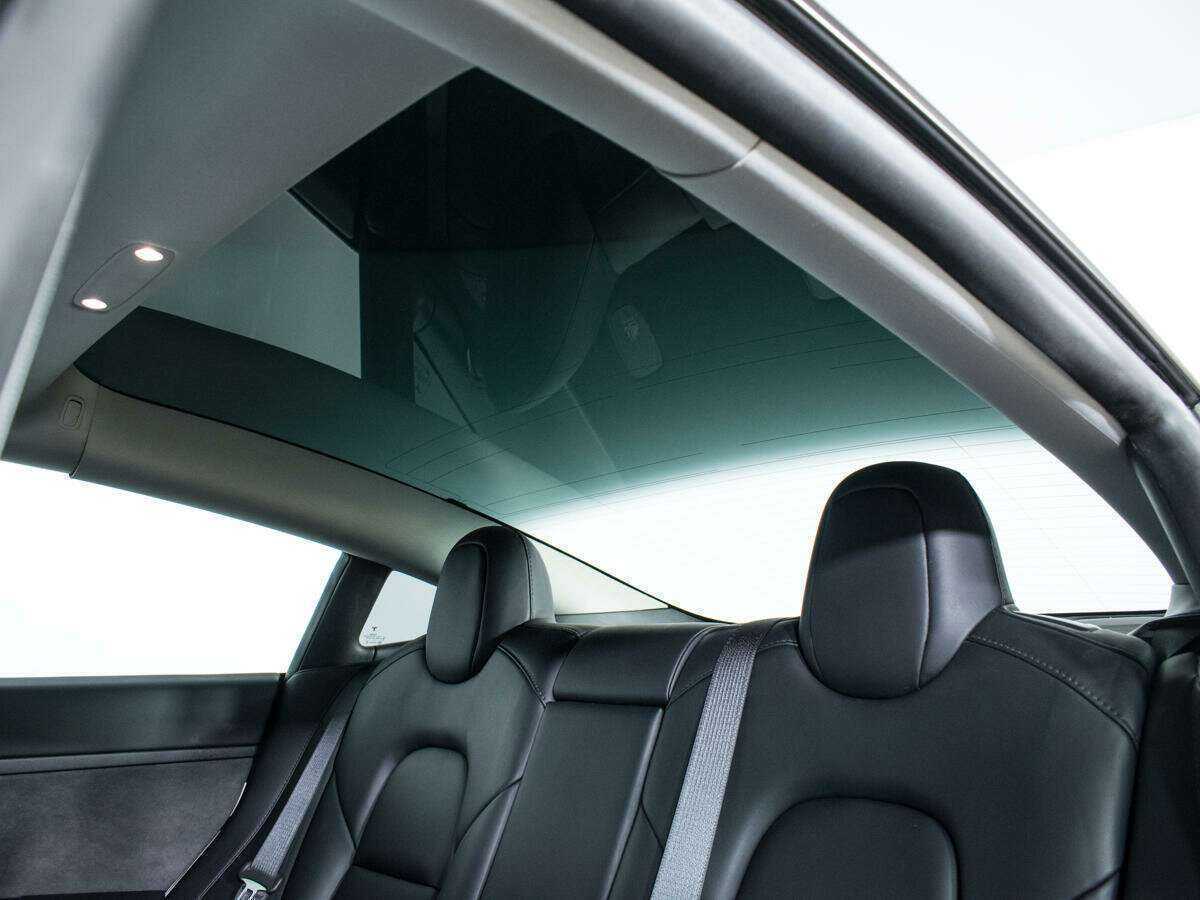 Tesla Model 3 с пробегом — 2021 год. Фото: #18