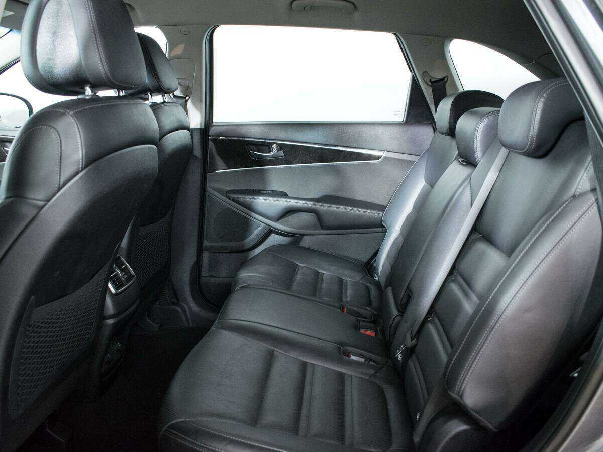 Kia Sorento с пробегом — 2017 год. Фото: #9